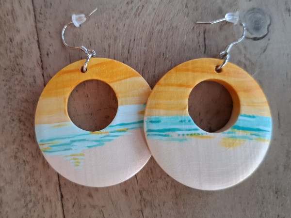 Ohrringe in gelb, creme und hellblau Handbemalte Ohrringe in gelb, creme und hellblau - Unikat