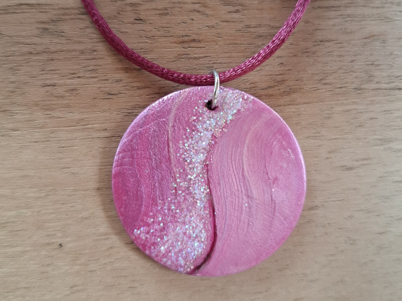 Anhänger pink_Rückseite Pink rosa Anhänger, ein auf Holz bemaltes Unikat